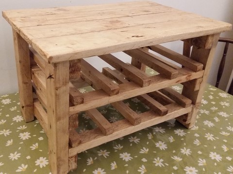 Wine Rack for 8 Bottles